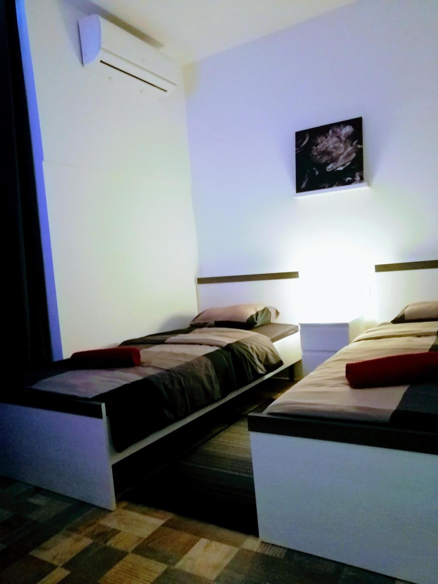 Pula Center - Studio Apartments ภายนอก รูปภาพ