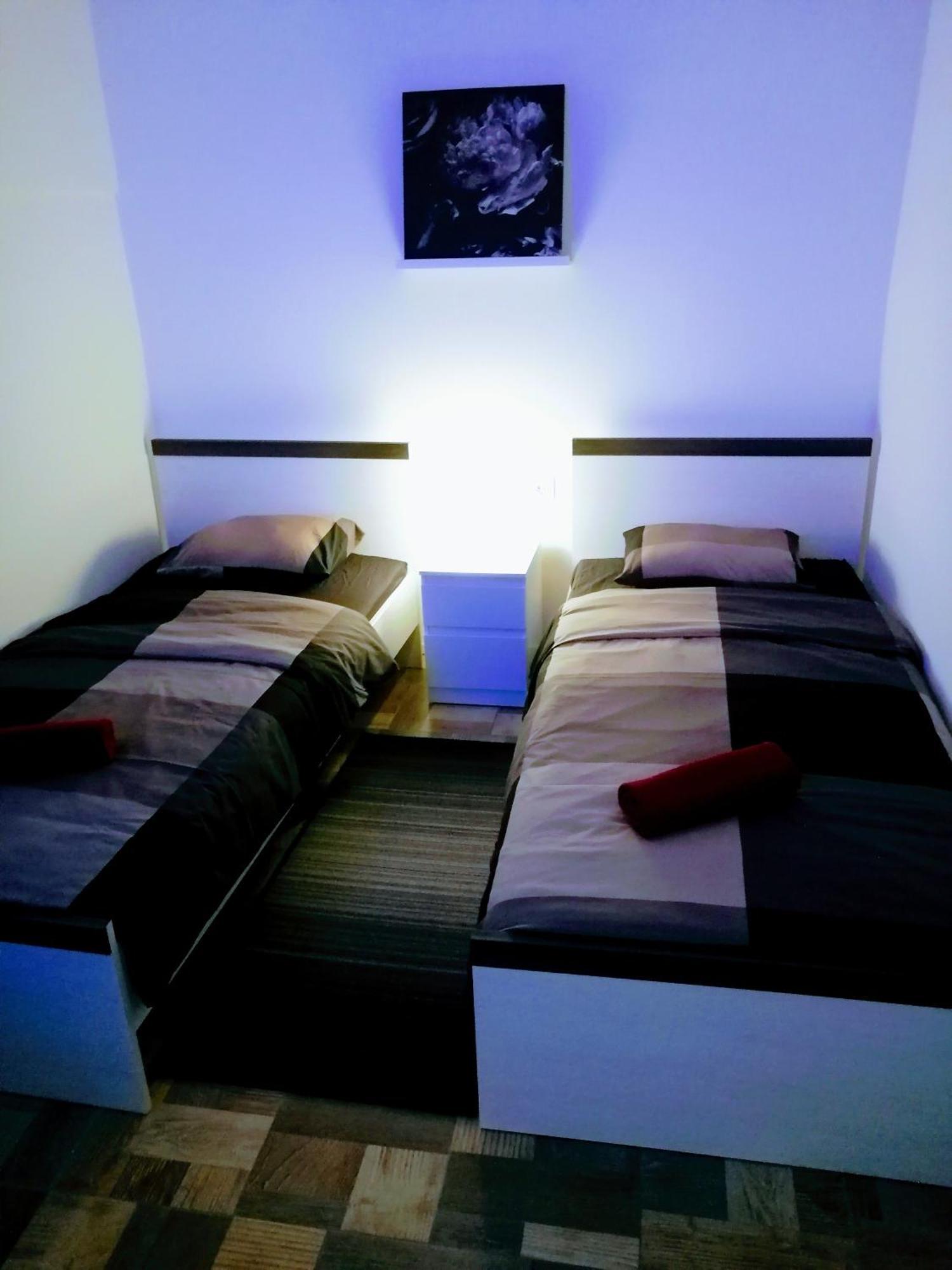 Pula Center - Studio Apartments ภายนอก รูปภาพ