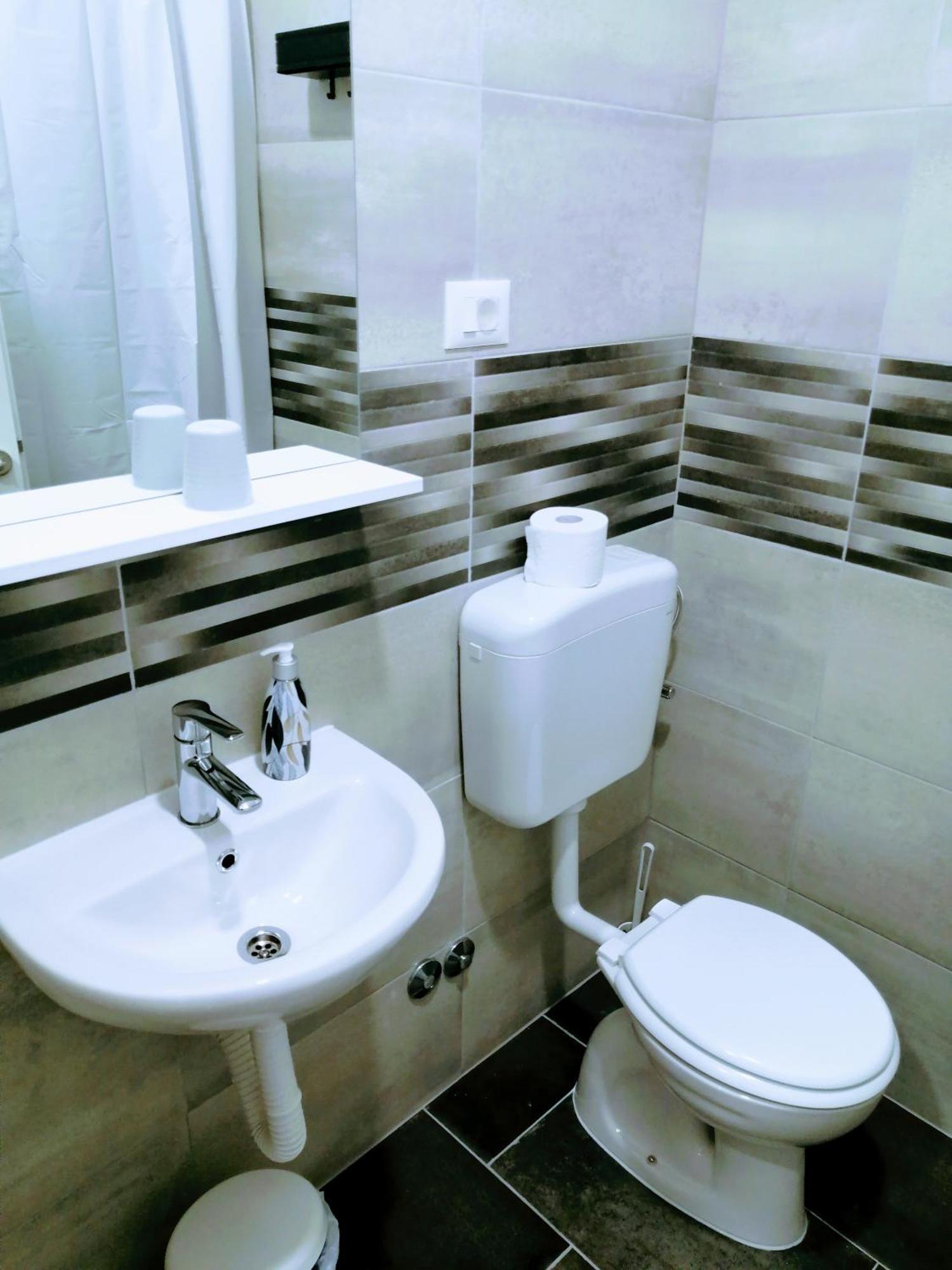 Pula Center - Studio Apartments ภายนอก รูปภาพ