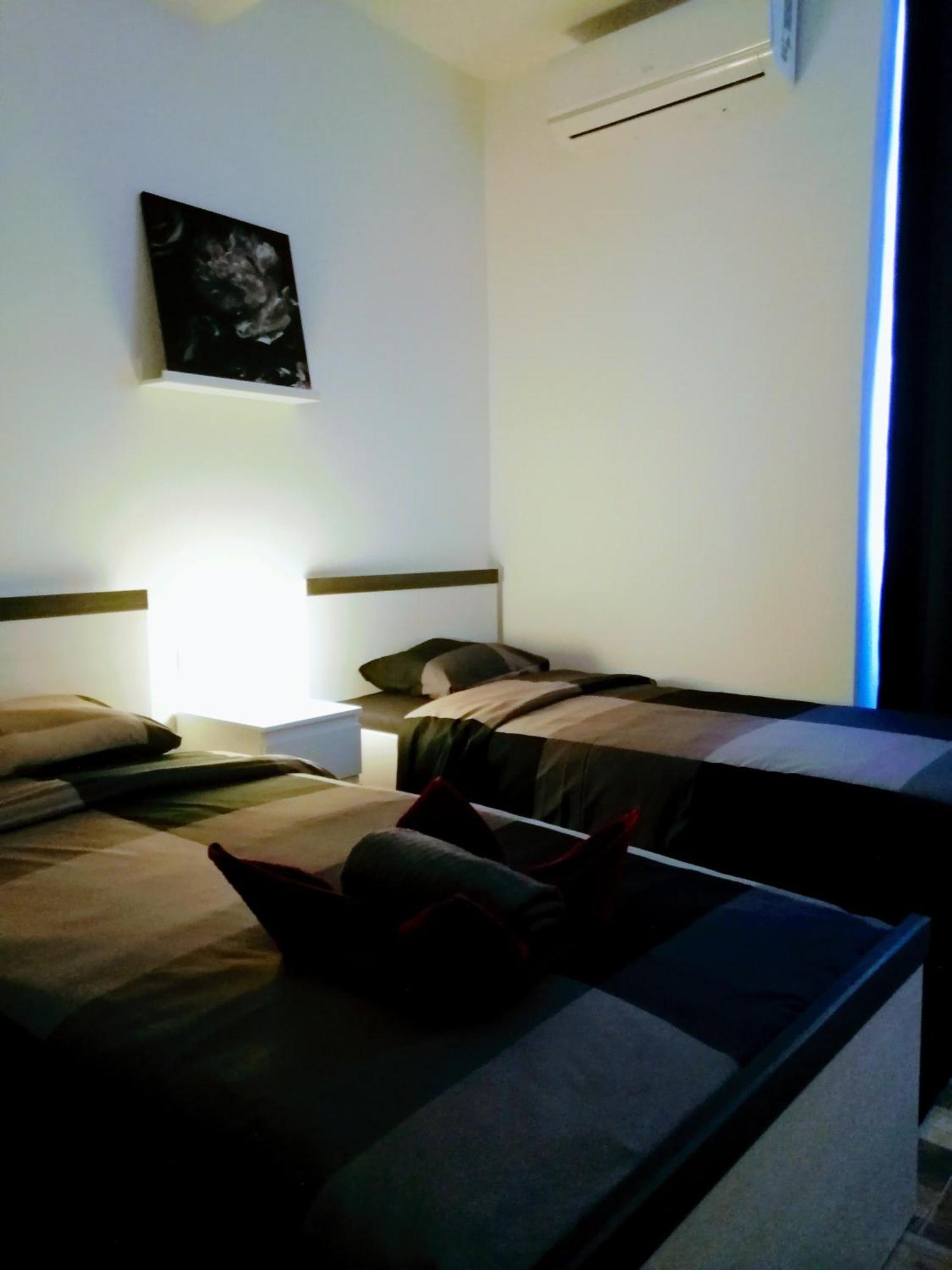 Pula Center - Studio Apartments ภายนอก รูปภาพ