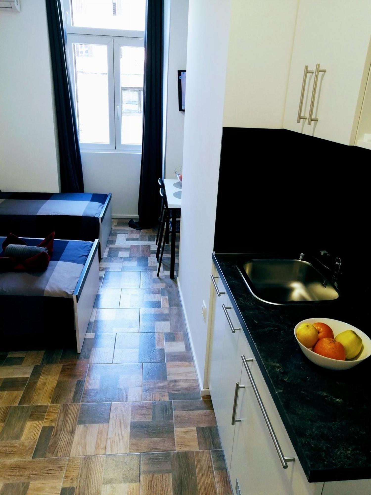 Pula Center - Studio Apartments ภายนอก รูปภาพ