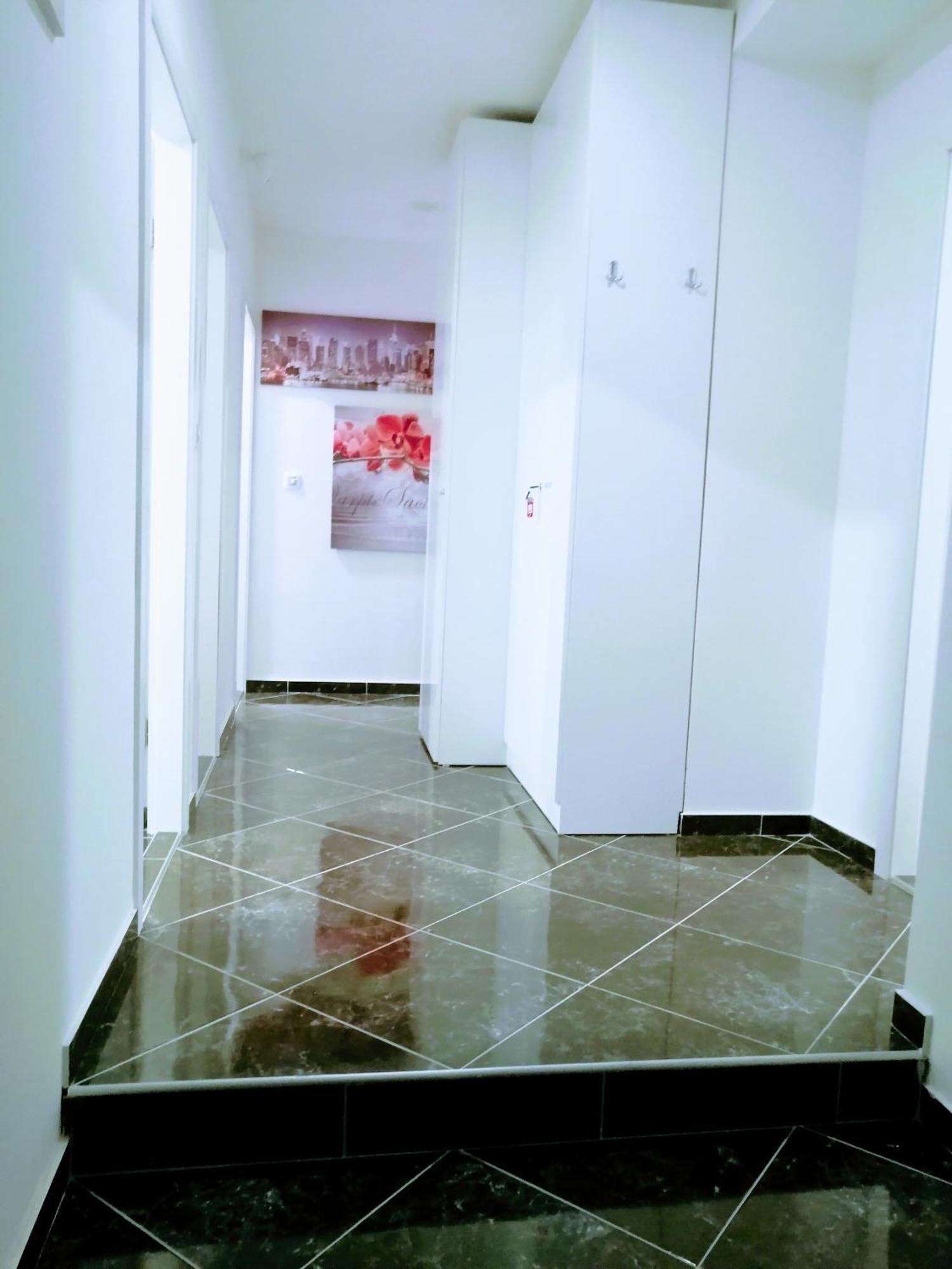 Pula Center - Studio Apartments ภายนอก รูปภาพ
